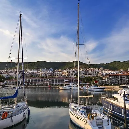 Diamond Apart Complex Guesthouse - Dinevi Marina * سفيتي فلاس
